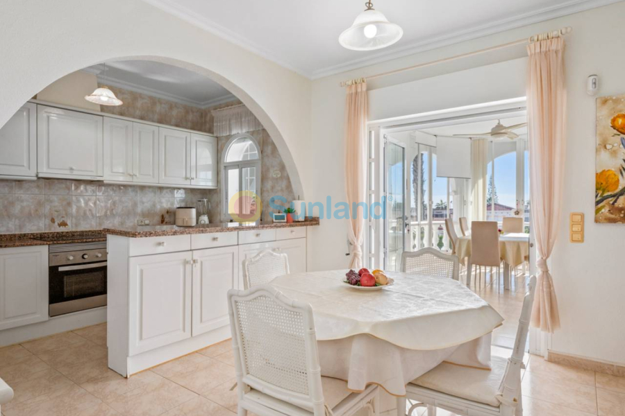 Resale - Villa - Ciudad Quesada