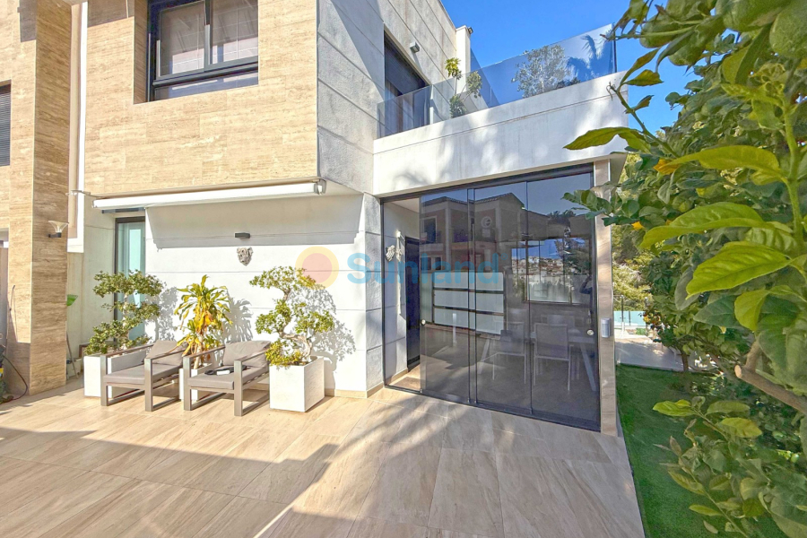 Använda fastigheter - Villa - Orihuela Costa - Villamartin