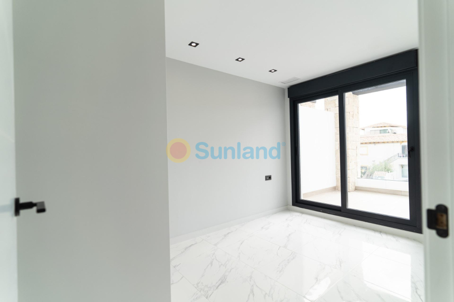 Nueva construcción  - Chalet - Orihuela Costa - Punta Prima