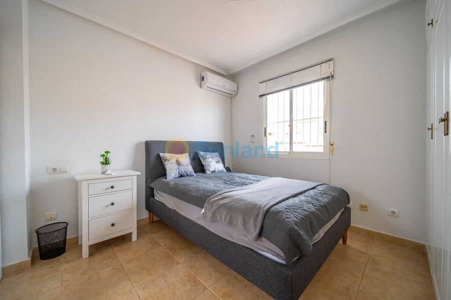 Resale - Casa de Pueblo - Torrevieja - Aguas Nuevas