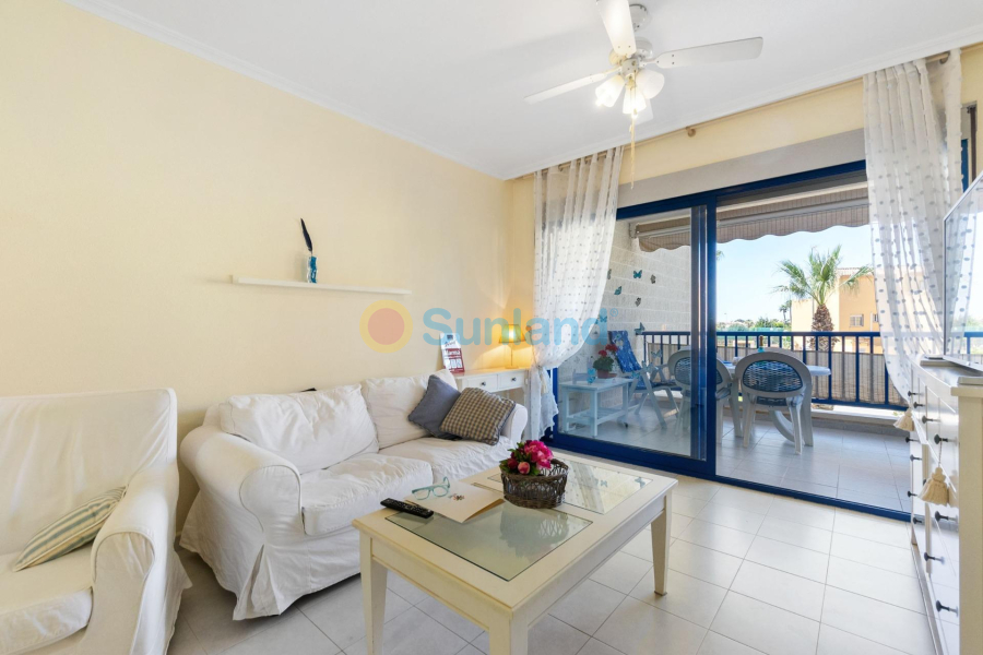 Resale - Apartment - Orihuela Costa - Campoamor