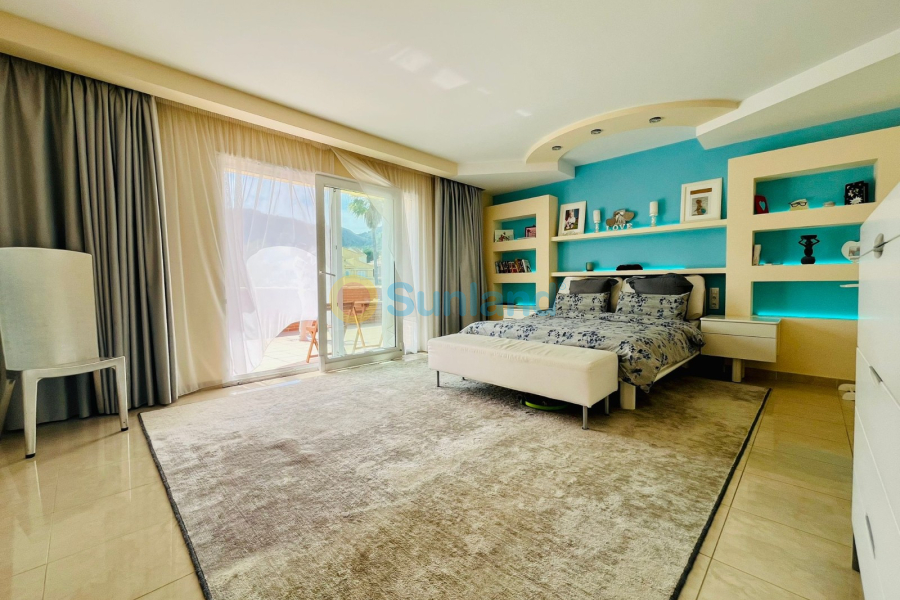 Resale - Villa - Benidorm