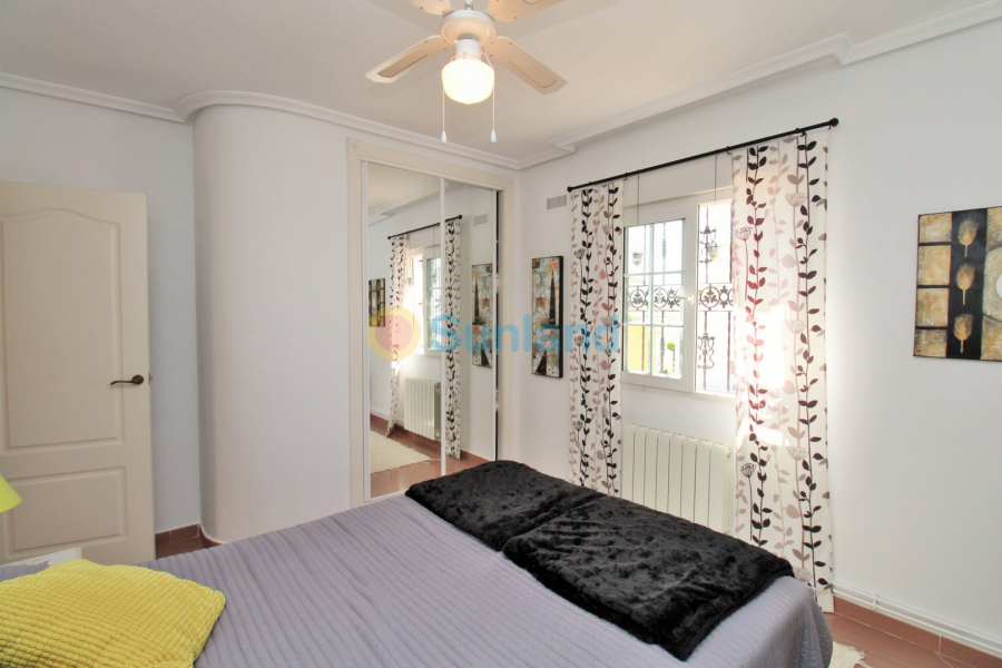 Resale - Villa - Villamartin - Los Dolses