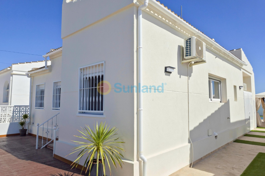 Segunda mano - Chalet - Torrevieja - La Siesta