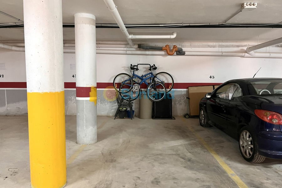 Resale - T - La Mata