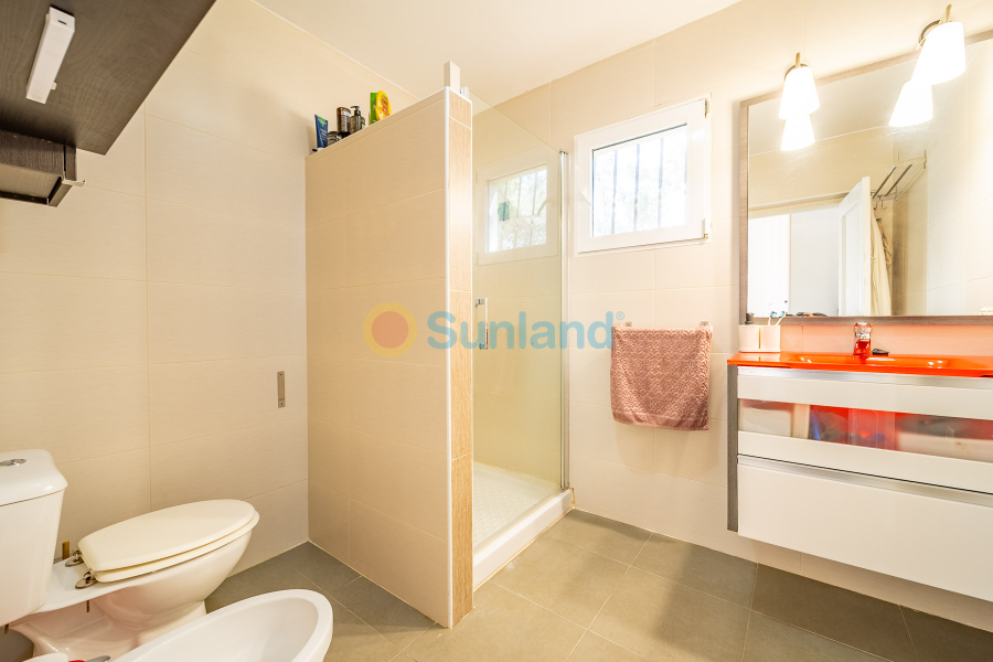 Resale - Villa - Torrevieja - Los Balcones