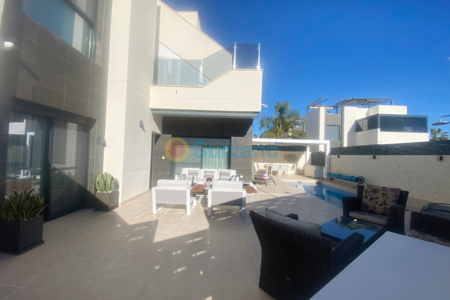 Använda fastigheter - Villa - Ciudad Quesada - Pueblo Bravo