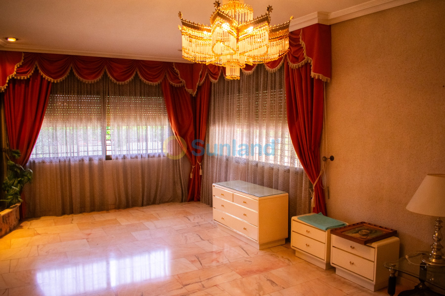 Segunda mano - Chalet - Llano de brujas