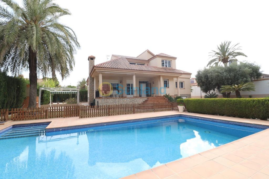 Resale - Villa - Pilar de la Horadada - RioMar