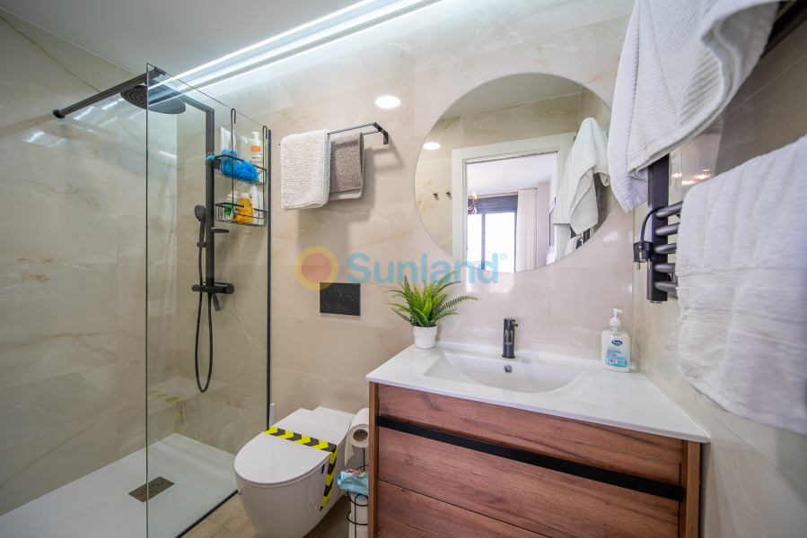 Resale - Apartamento - Torrevieja - Punta Prima