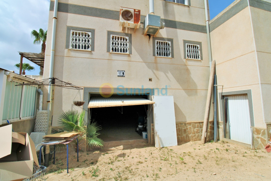 Resale - Commercial - Villamartin