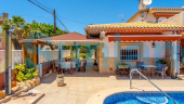 Resale - Villa - Orihuela Costa - Campoamor