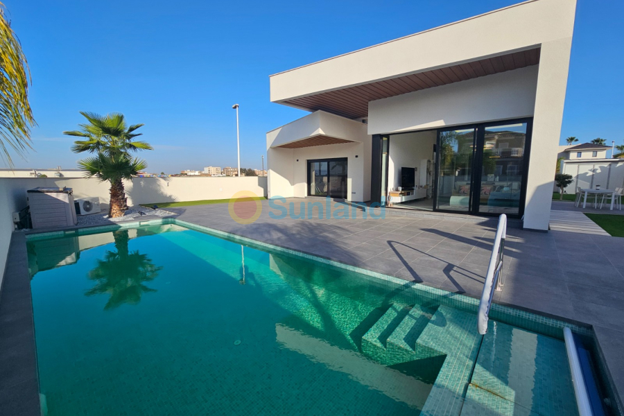 Resale - Villa - Formentera del Segura - Euroroda