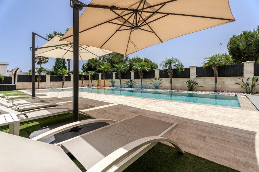 Segunda mano - Chalet - Orihuela Costa - La Zenia