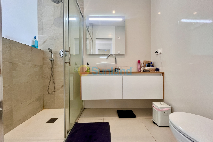 Resale - P - Los Dolses