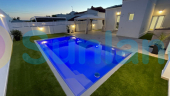 Resale - Villa - Torrevieja - San Luis