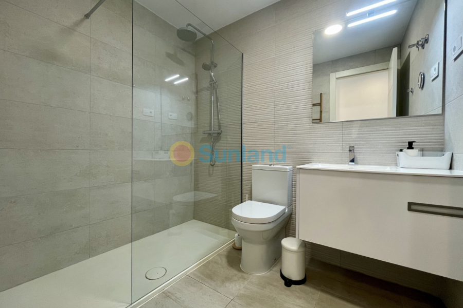 Resale - Apartments - Orihuela costa - 