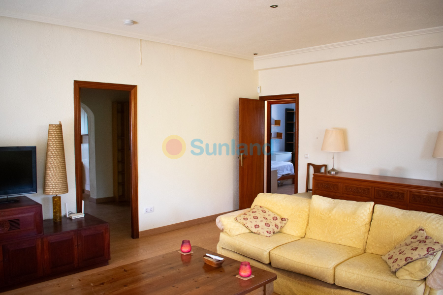 Använda fastigheter - Villa - Orihuela Costa - MUY CERCA DE LA PLAYA