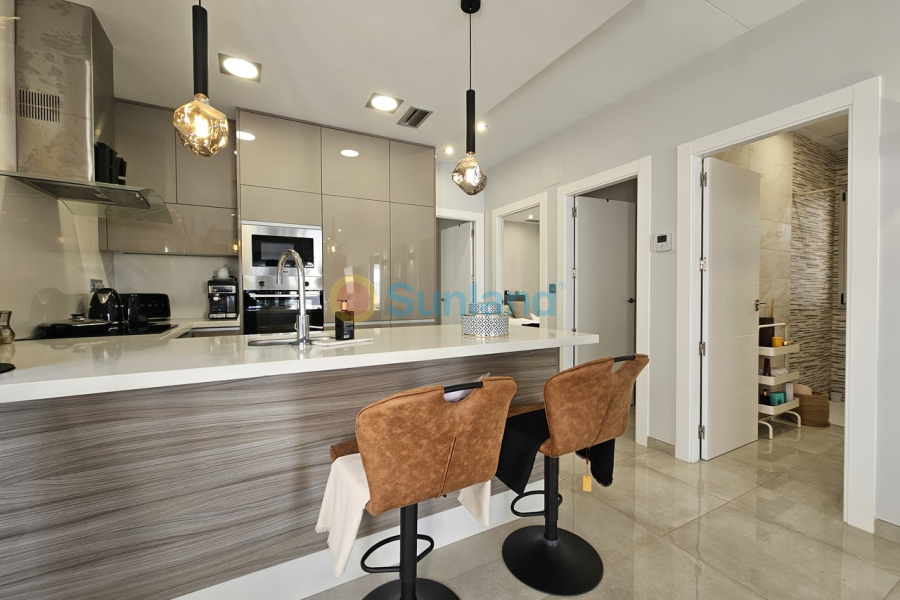 Resale - V - Villamartin