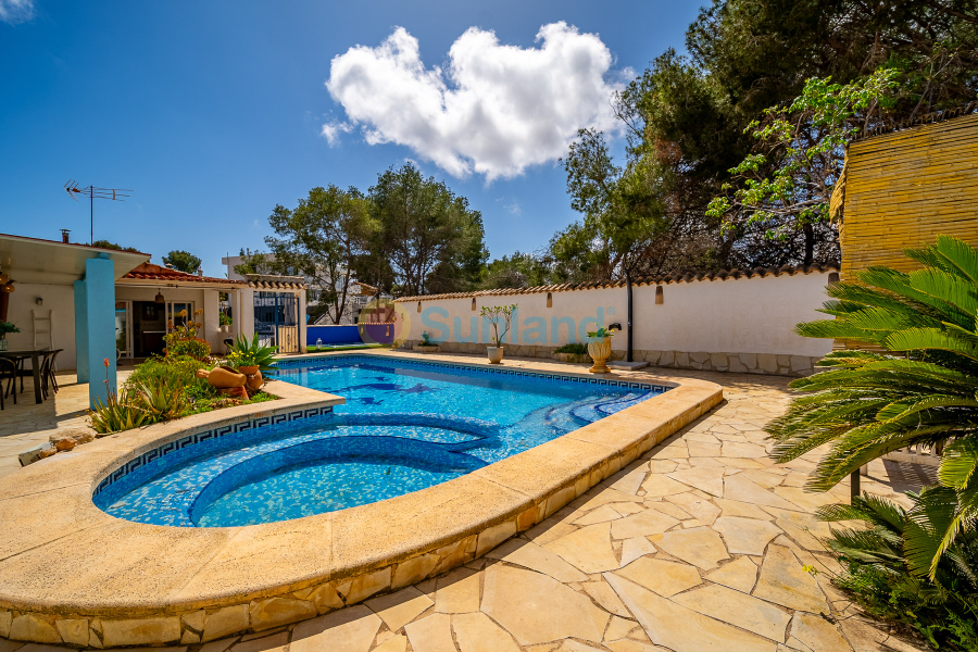 Resale - Villa - Torrevieja - Los Balcones