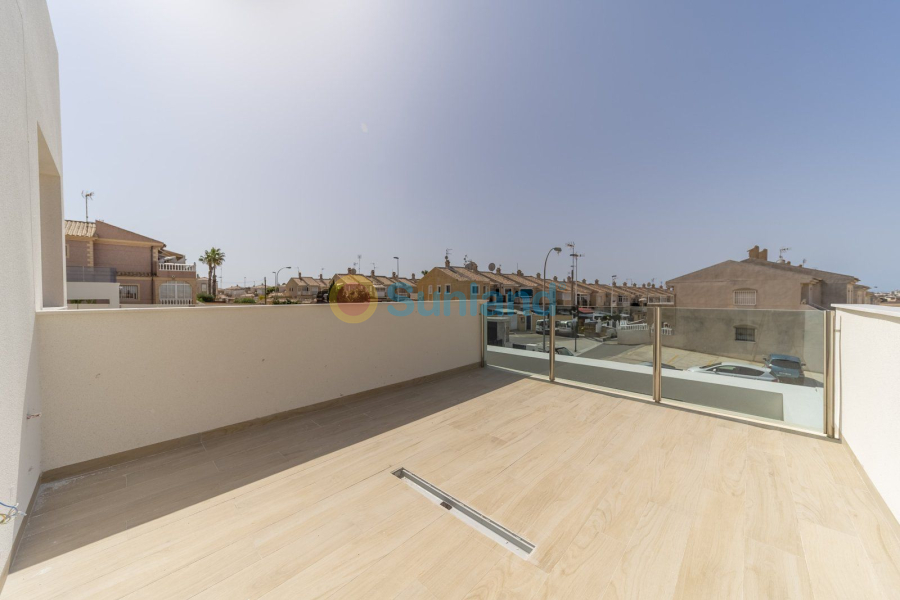 Resale - Villa - Torrevieja - Aguas Nuevas
