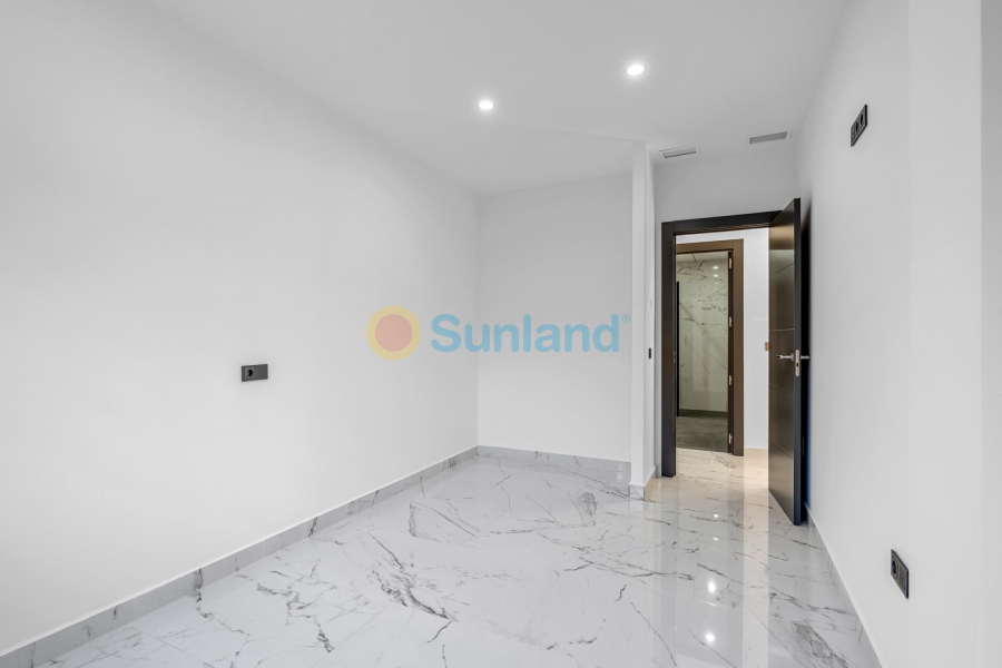 Вторичка - Bилла - Campoamor