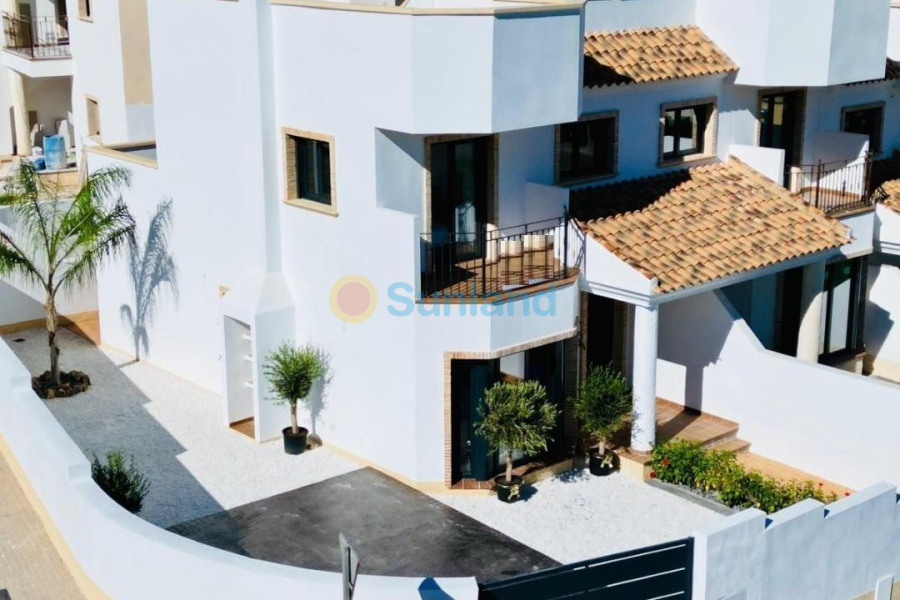 Ny bygg - Town House - Cox - San Fernando