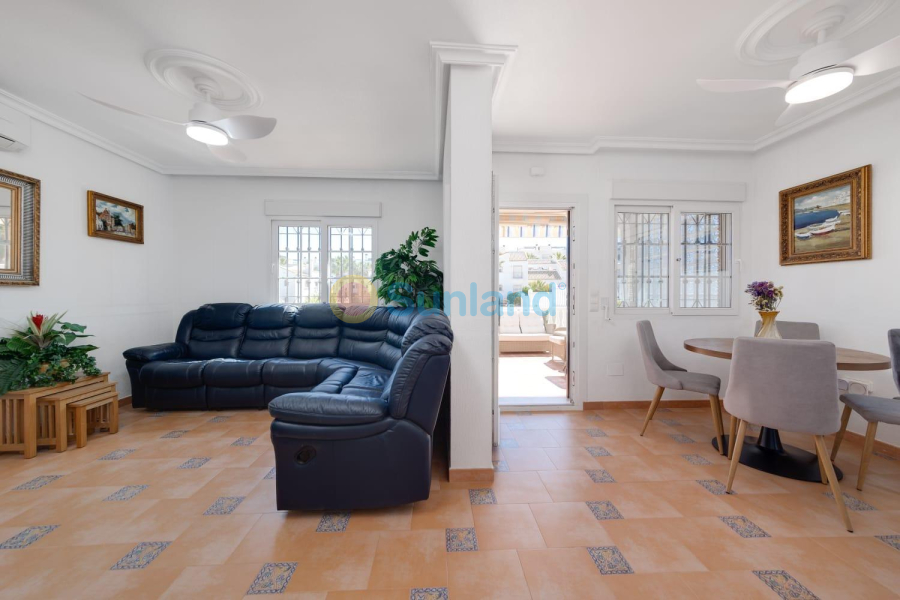 Resale - Villa - Orihuela Costa - Los Dolses