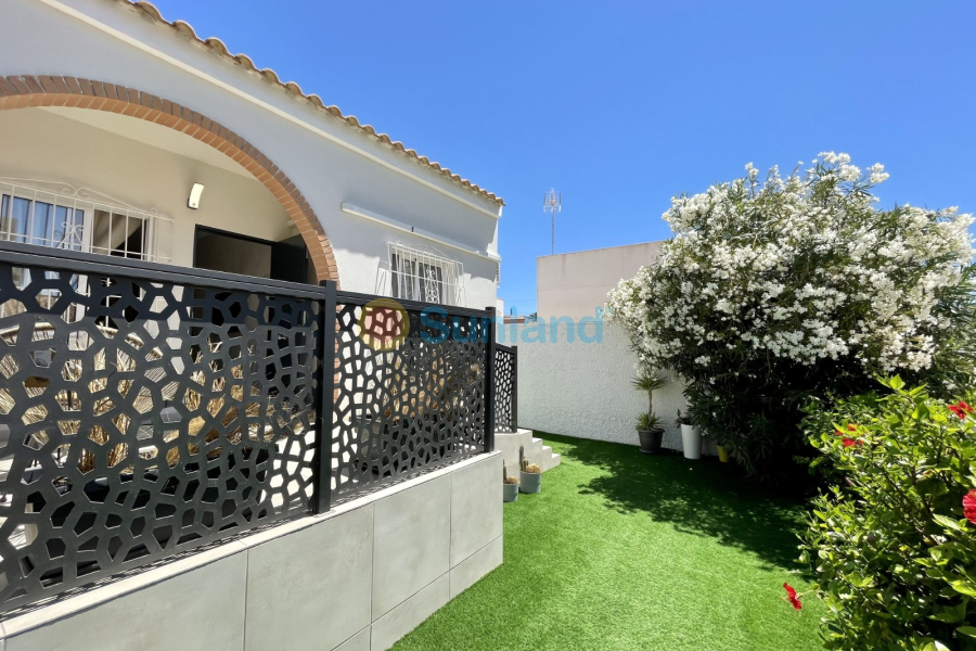 Вторичка - Bилла - Torrevieja - Nueva Torrevieja - Aguas Nuevas