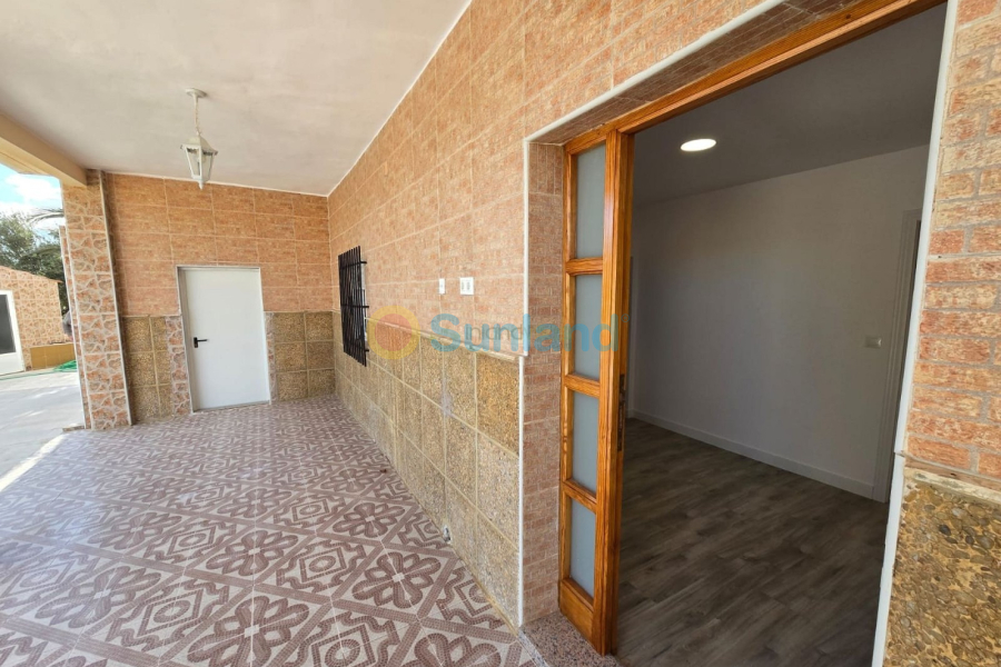 Resale - Villa - Hondón de las Nieves - 