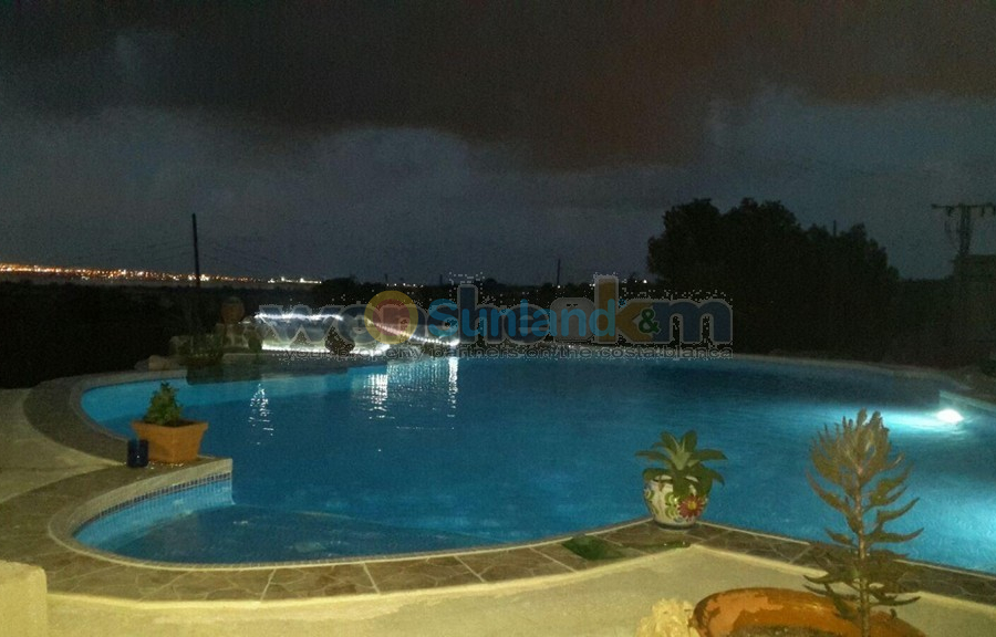 Använda fastigheter - Villa - Torrevieja - Los Balcones