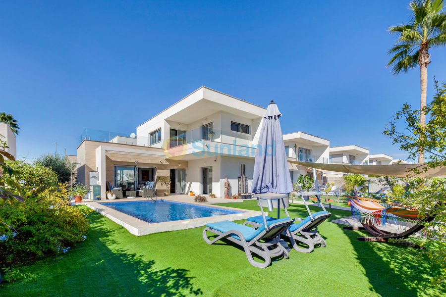 Resale - Villa - Orihuela - Vistabella Golf