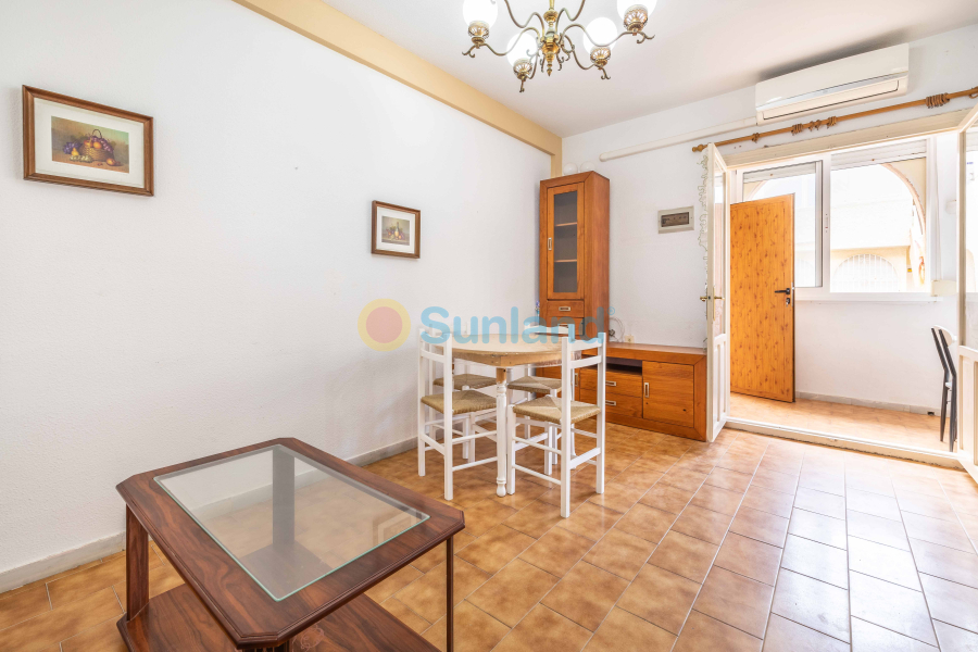 Resale - Apartamento - Torrevieja - La Mata