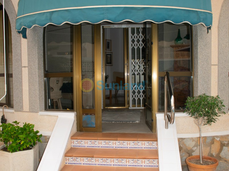 Segunda mano - Chalet - Torrevieja