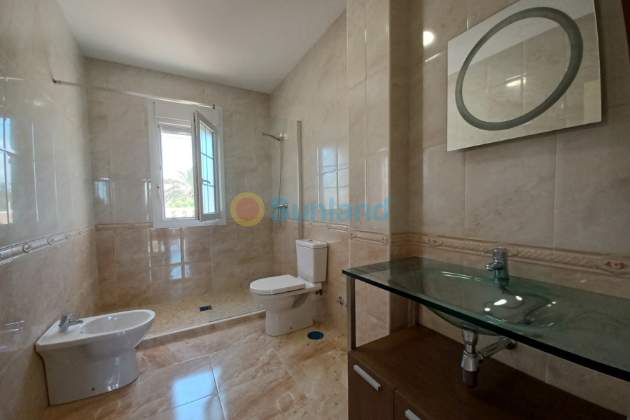 Använda fastigheter - V - Cabo Roig