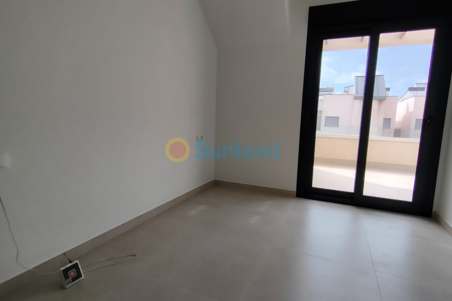 Resale - Townhouse - Torrevieja - El Acequión - Los Náufragos