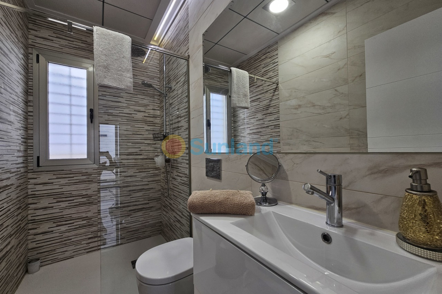 Resale - V - Villamartin