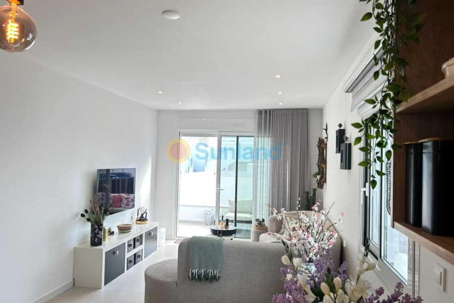 Resale - Apartment - Orihuela costa - 
