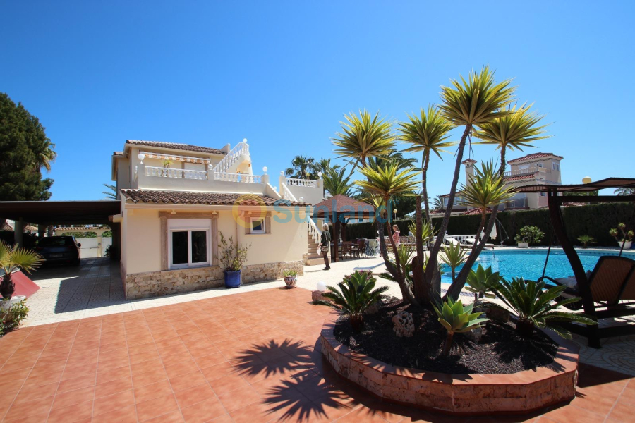 Använda fastigheter - Villa - Torrevieja - Punta Prima