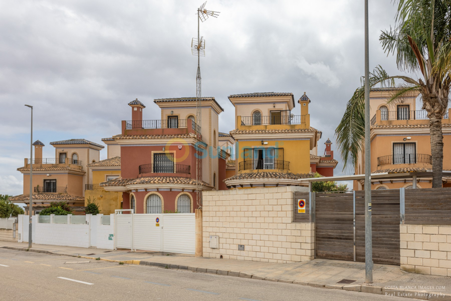 Resale - Villa - Los Montesinos - Los Montesinos - Urb. La Herrada