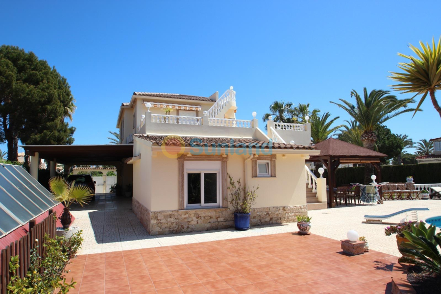 Använda fastigheter - Villa - Torrevieja - Punta Prima