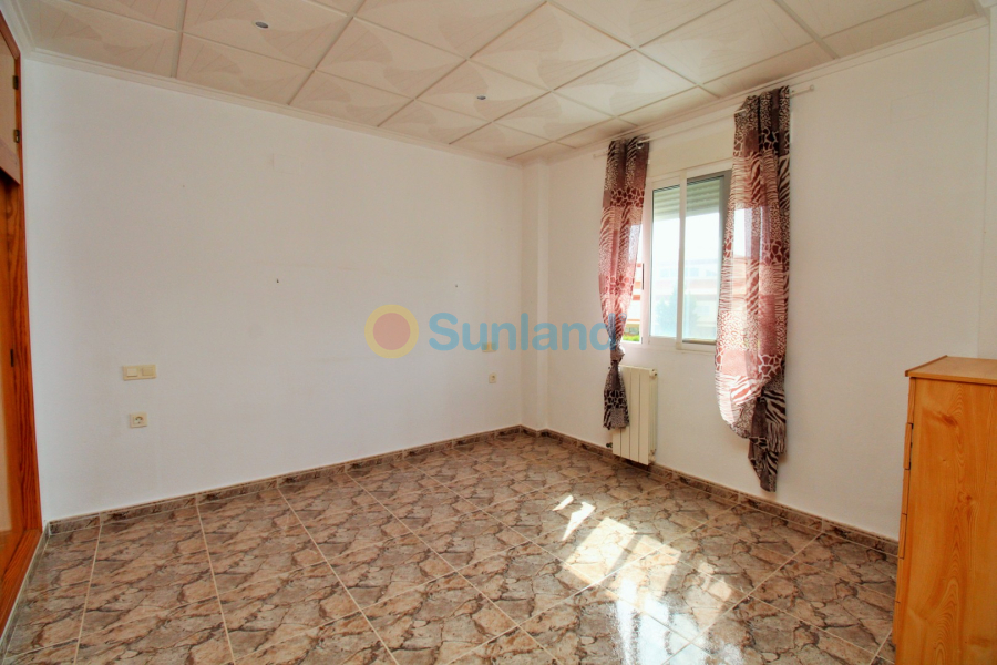 Resale - Commercial - Villamartin