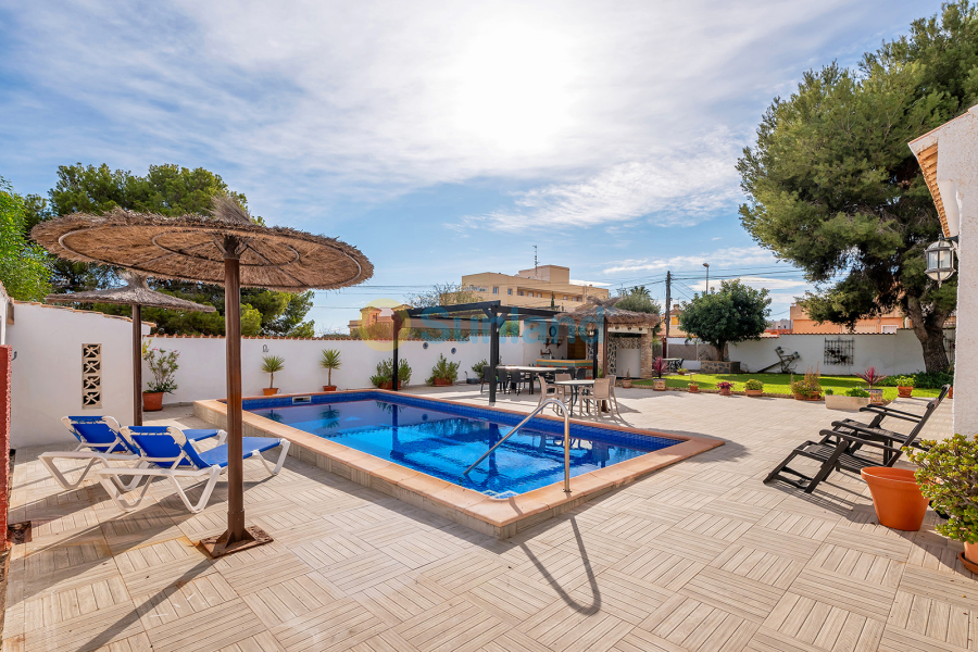 Resale - Villa - Orihuela Costa - Lomas De Cabo Roig