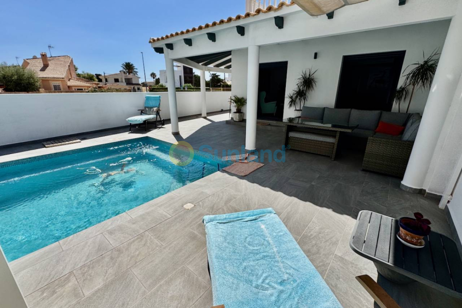 Resale - Villa - Punta Prima - 