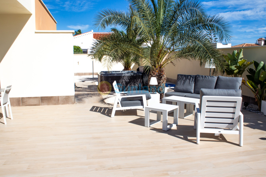 Segunda mano - Chalet - Torrevieja - La Siesta