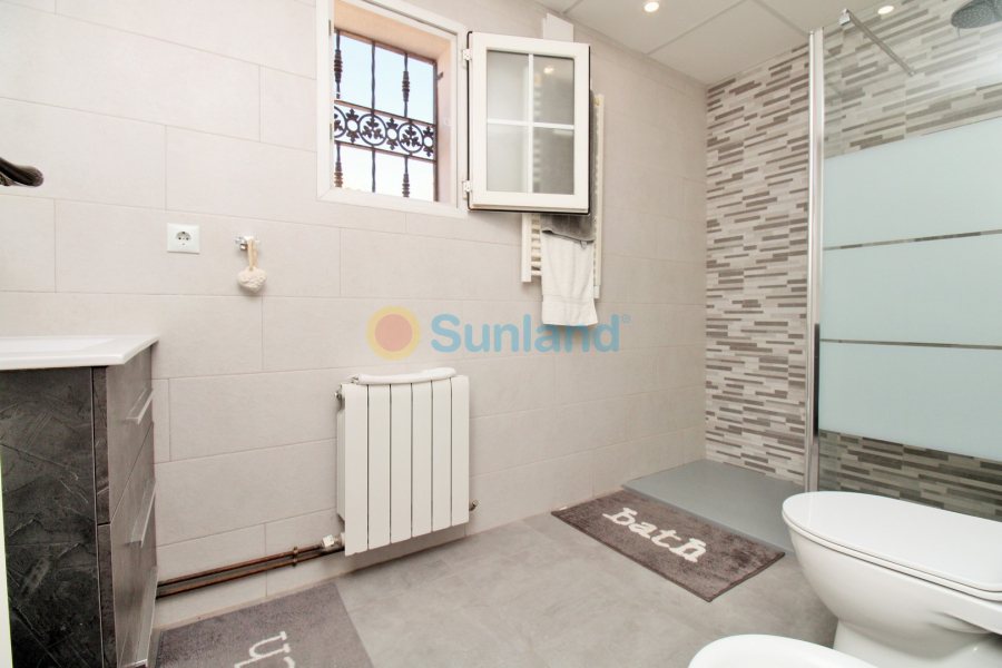 Resale - Villa - Villamartin - Los Dolses