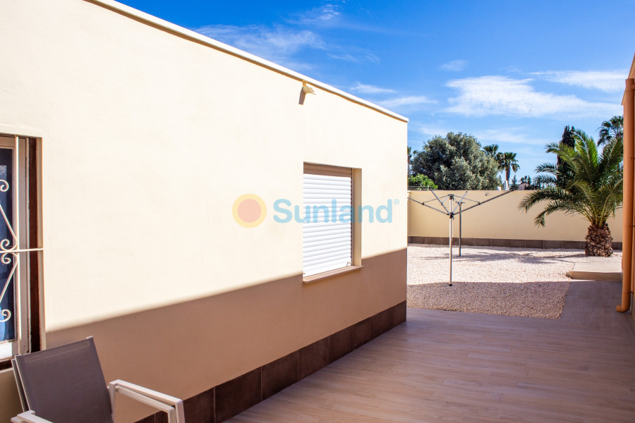 Resale - Villa - Torrevieja - 