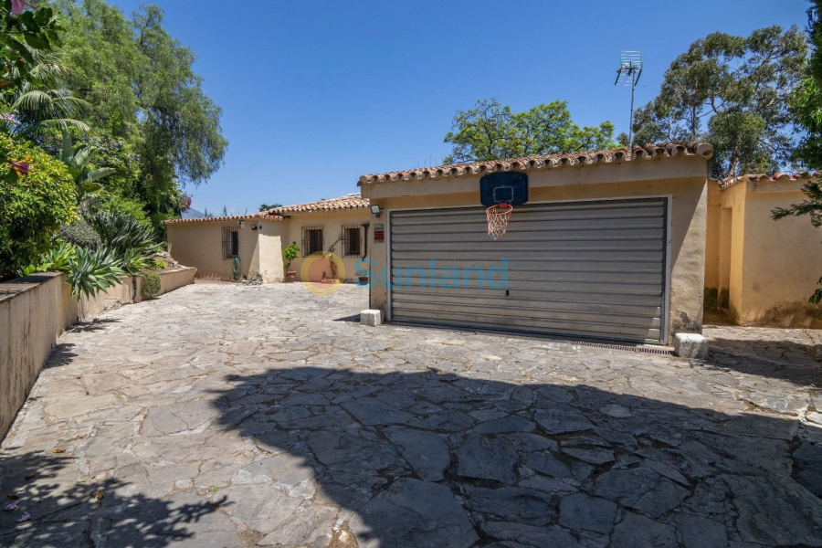 Resale - Villa - Benahavis - La Quinta