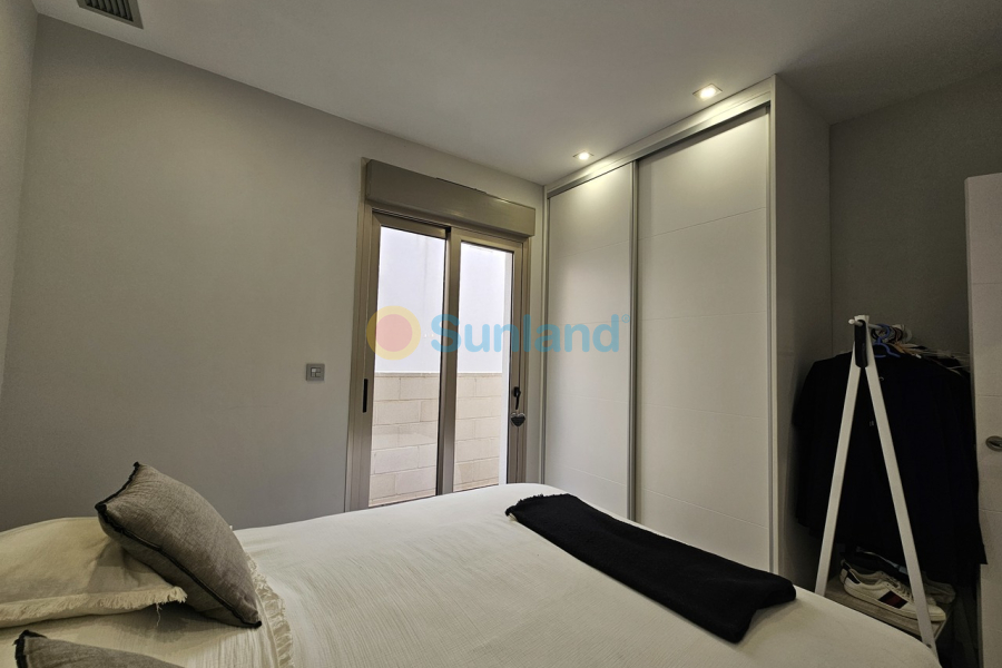 Resale - V - Villamartin