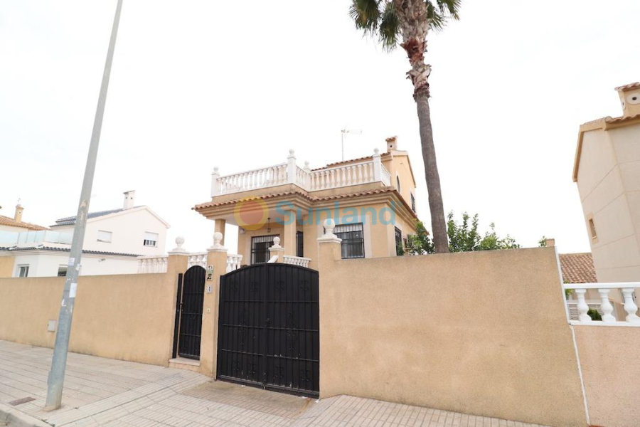 Resale - Villa - Orihuela Costa - Los Altos